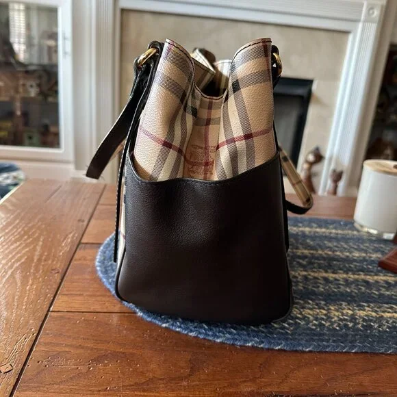 Burberry Canterbury Haymarket medium Tote Bag Black, Brown and Beige